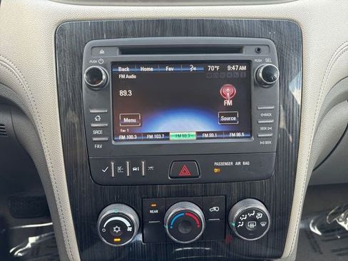 Used 2015 Chevrolet Traverse LT w/ Style and Technology Package image 24