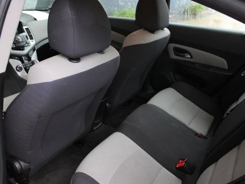 Used 2016 Chevrolet Cruze LS FWD image 19
