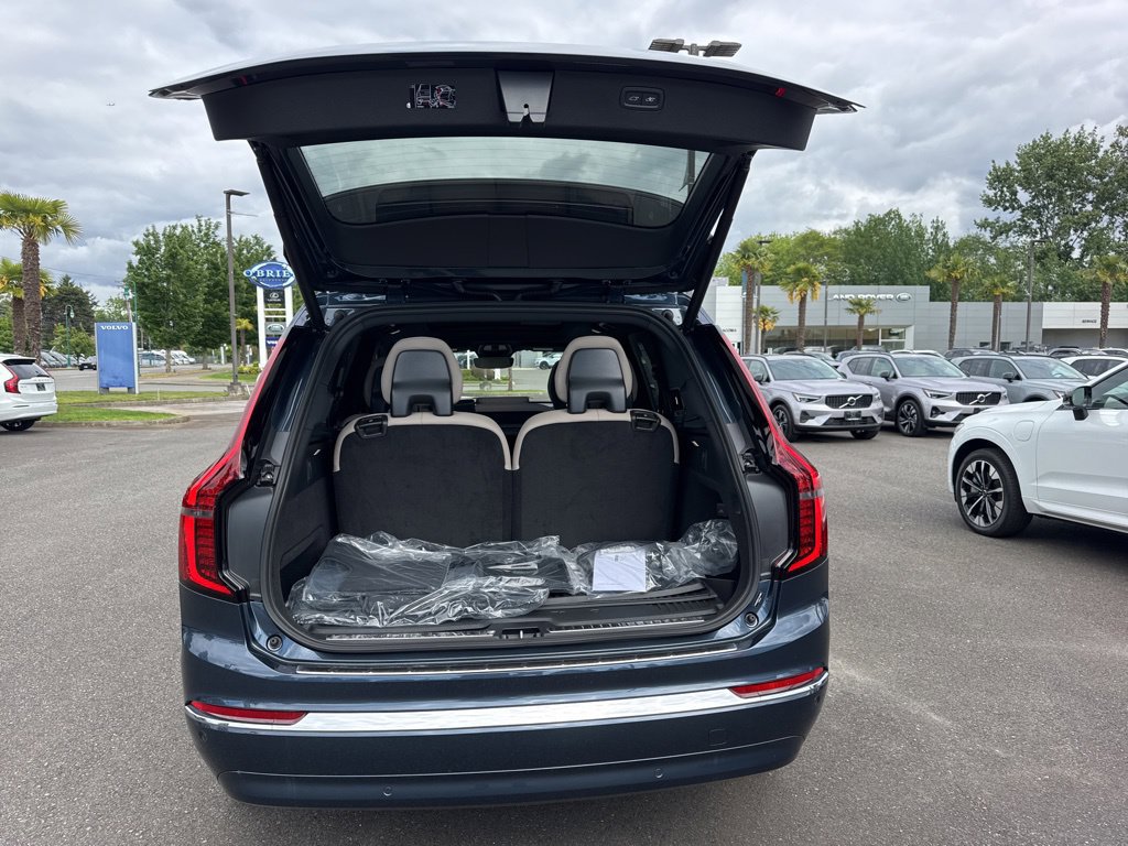 New 2026 Volvo XC90 T8 Plus w/ Protection Package AWD/4WD image 16