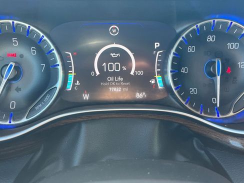 Used 2022 Chrysler Pacifica Limited FWD image 35