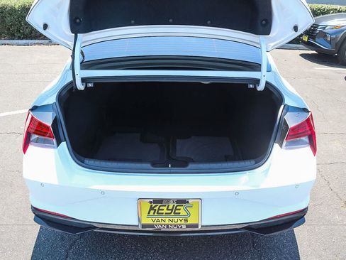 Certified 2023 Hyundai Elantra Limited FWD image 34