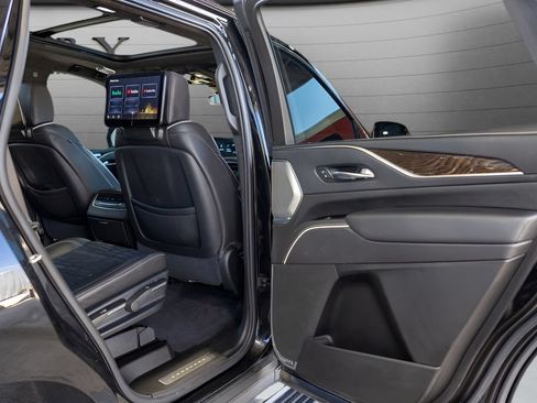 Used 2022 Cadillac Escalade Sport Platinum w/ LPO, ONYX Package AWD/4WD image 75