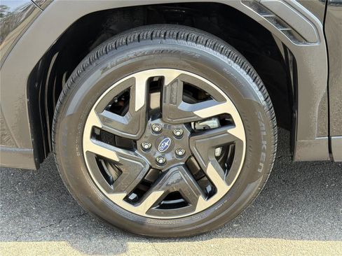 Used 2025 Subaru Forester Limited w/ Popular Package #2 AWD/4WD image 32
