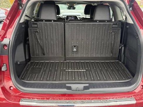 Used 2022 Toyota Highlander XLE image 7