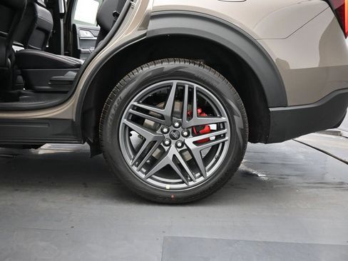 New 2026 Ford Explorer ST-Line w/ ST-Line Street Pack image 25