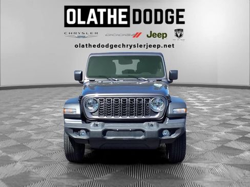Used 2025 Jeep Wrangler Unlimited Sport AWD/4WD image 30