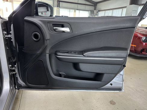 Used 2015 Dodge Charger SE image 16
