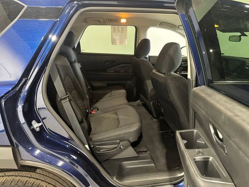 Used 2025 Nissan Pathfinder SV AWD/4WD image 24
