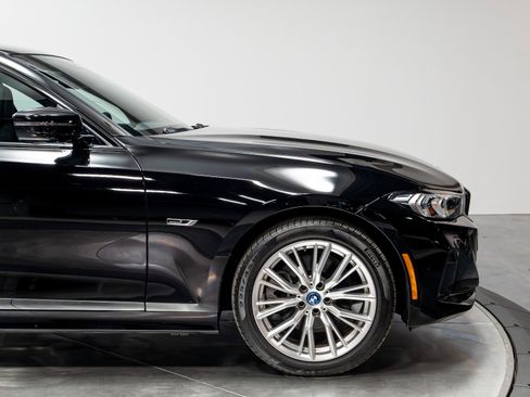 Used 2023 BMW 330e xDrive w/ Convenience Package AWD/4WD image 18