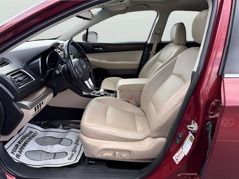 Used 2016 Subaru Outback 3.6R Limited image 11