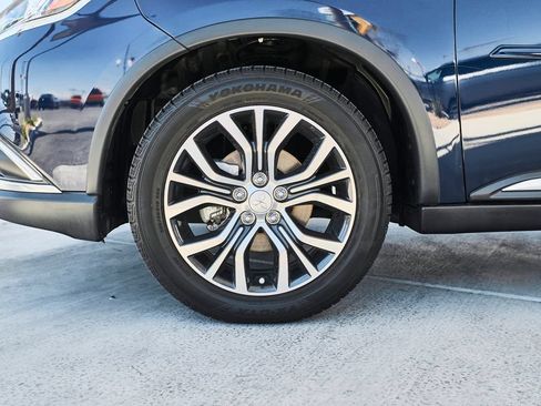 Used 2016 Mitsubishi Outlander SEL FWD image 3