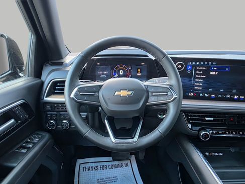 Used 2025 Chevrolet Suburban High Country AWD/4WD image 25