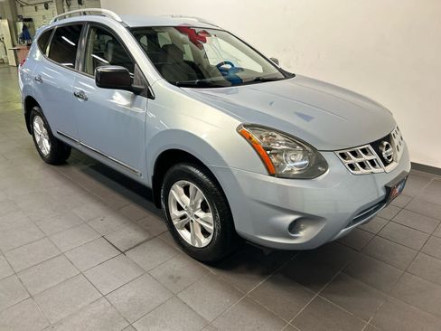 Used 2015 Nissan Rogue S w/ Convenience Package AWD/4WD image 2