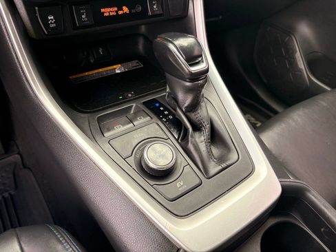 Used 2020 Toyota RAV4 XSE AWD/4WD image 22