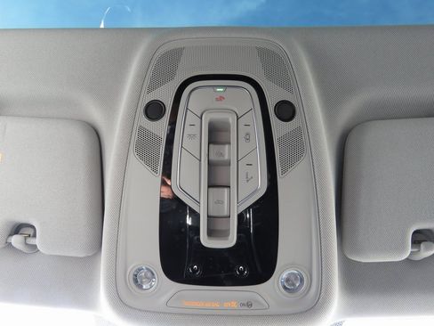 Used 2022 Audi Q8 Prestige image 28