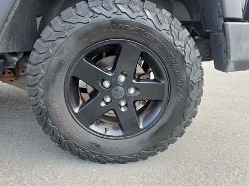 Used 2017 Jeep Wrangler Unlimited Sport AWD/4WD image 11