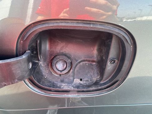 Used 2023 Chevrolet Suburban Premier image 20