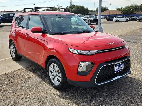 Used 2022 Kia Soul LX FWD image 4