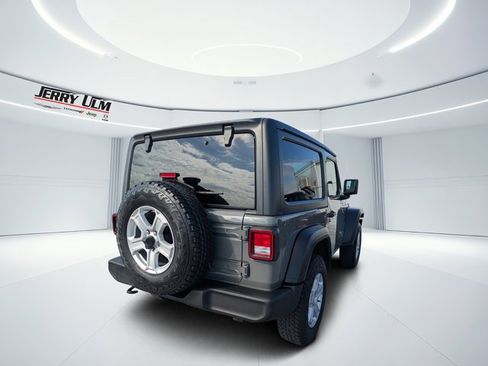 Used 2021 Jeep Wrangler Sport S image 3