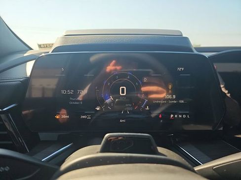 New 2026 Chevrolet Suburban Premier AWD/4WD image 11