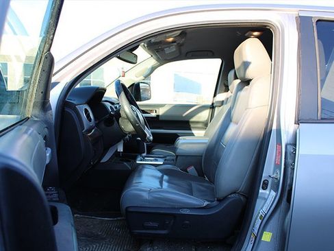 Used 2018 Toyota Tundra Limited w/ Limited Premium Package image 12