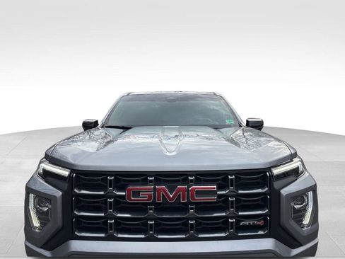 Used 2024 GMC Canyon AT4 image 2
