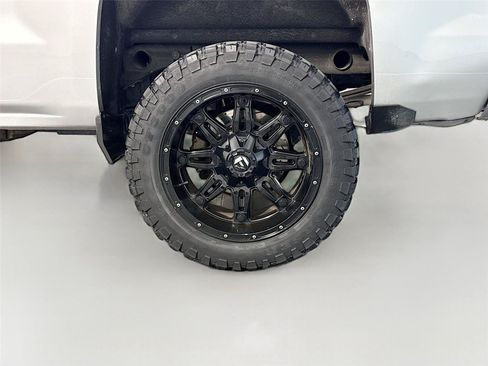 Used 2018 Chevrolet Silverado 1500 LT w/ All Star Edition RWD image 13