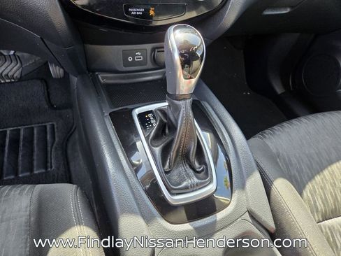 Used 2020 Nissan Rogue SV FWD image 29