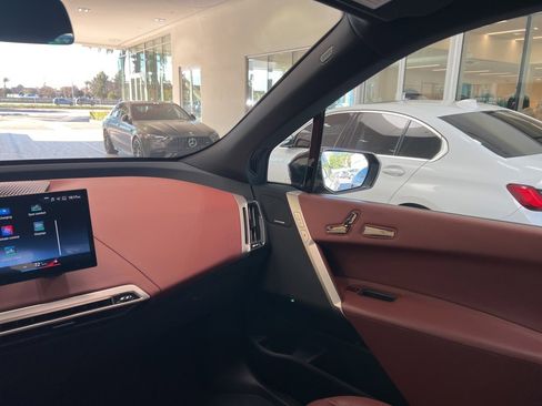 Certified 2023 BMW iX xDrive50 w/ Premium Package image 17