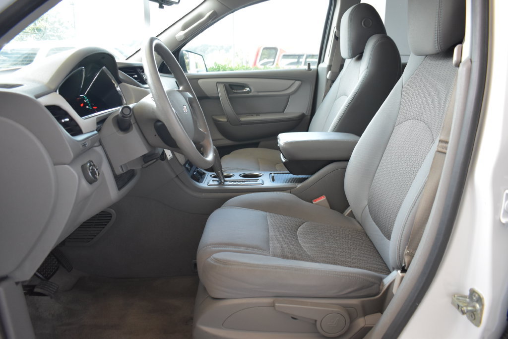 Used 2017 Chevrolet Traverse LS FWD image 3