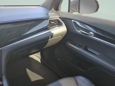 Used 2021 Cadillac XT6 Premium Luxury image 17