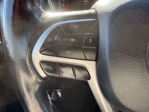 Used 2020 Jeep Grand Cherokee Limited image 15