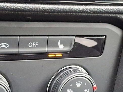 Certified 2022 Volkswagen Taos SE w/ IQ.Drive SE Package image 28