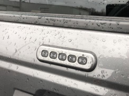 Used 2023 Ford Bronco Wildtrak image 25