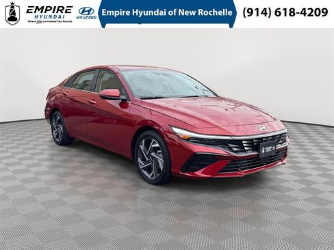 Certified 2025 Hyundai Elantra Limited image 1