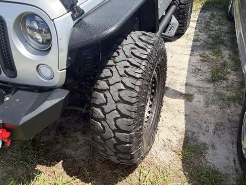 Used 2012 Jeep Wrangler Sport w/ Connectivity Group AWD/4WD image 7