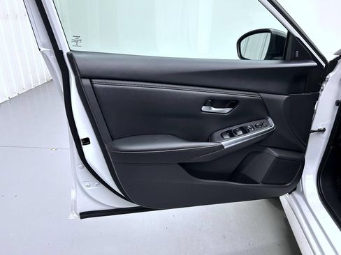 Certified 2023 Nissan Sentra SR w/ Midnight Edition Package FWD image 9