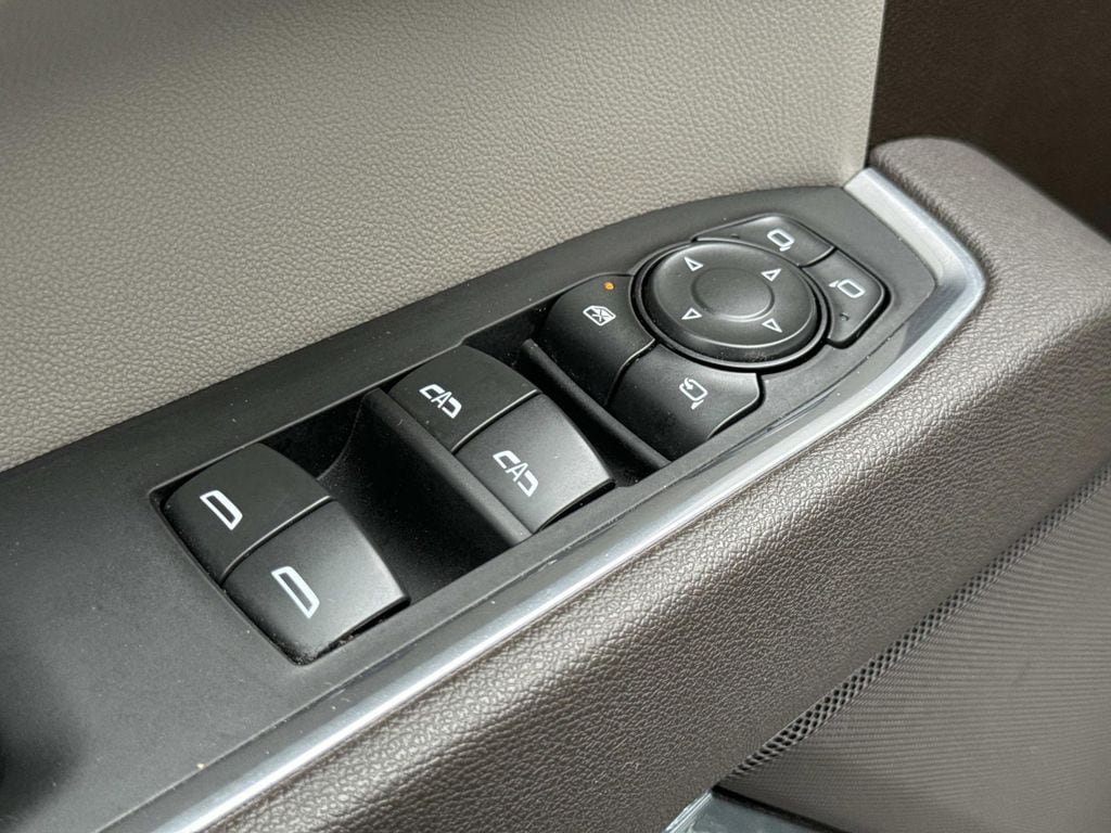 Used 2025 GMC Sierra 1500 SLT AWD/4WD image 29