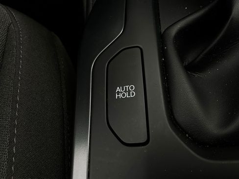 Used 2025 Kia K4 LXS image 23