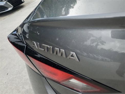 Used 2024 Nissan Altima 2.5 SV image 7