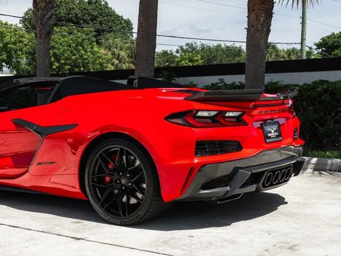 Used 2023 Chevrolet Corvette Z06 RWD image 6