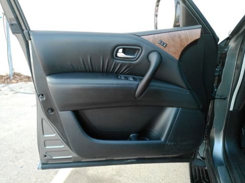 Used 2023 Nissan Armada SL w/ Captain's Chairs Package image 15