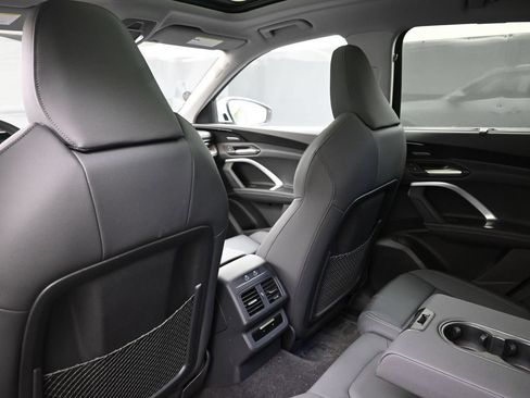 Used 2025 Audi Q5 Premium Plus w/ Premium Plus AWD/4WD image 19