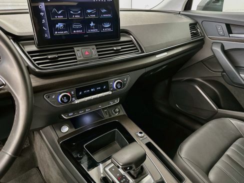 Used 2023 Audi Q5 2.0T Premium w/ Convenience Package AWD/4WD image 26