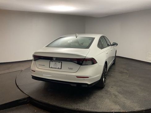 Used 2024 Honda Accord Touring image 7