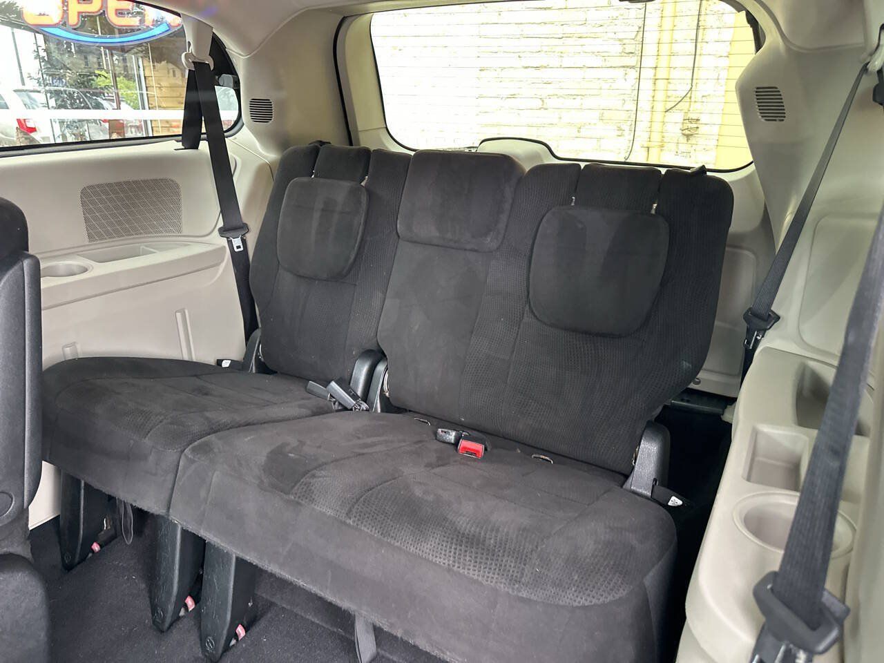 Used 2013 Dodge Grand Caravan SXT w/ Rear Park Assist Pkg FWD image 8