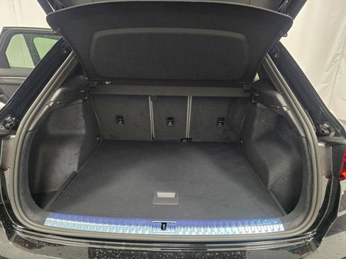 Used 2025 Audi Q3 2.0T Premium w/ Convenience Package image 11