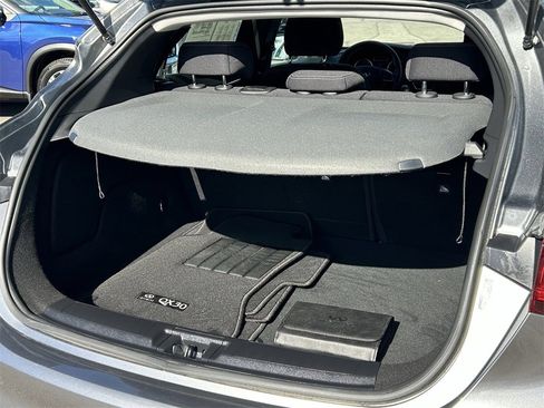 Certified 2018 INFINITI QX30 LUXE image 12