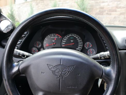 Used 1999 Chevrolet Corvette Coupe w/ Roof Pkg RWD image 51