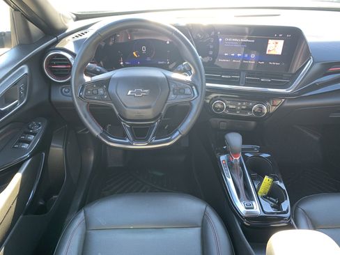 Used 2024 Chevrolet Trax RS w/ Driver Confidence Package image 25